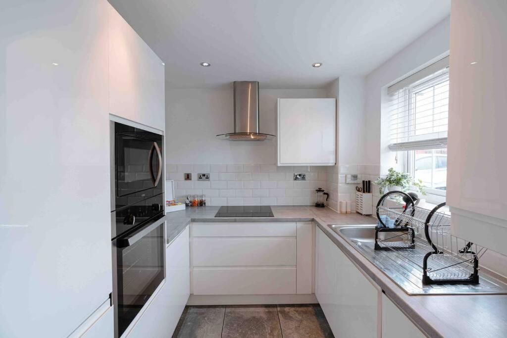 Stunning Abode 5 Min From Nec & Bhx, Pets Allowed Marston Green Εξωτερικό φωτογραφία