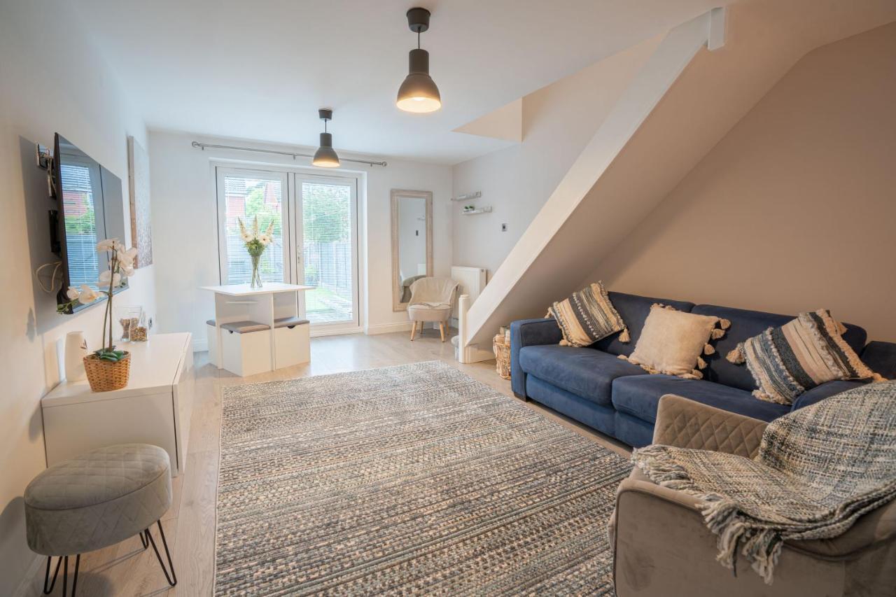 Stunning Abode 5 Min From Nec & Bhx, Pets Allowed Marston Green Εξωτερικό φωτογραφία