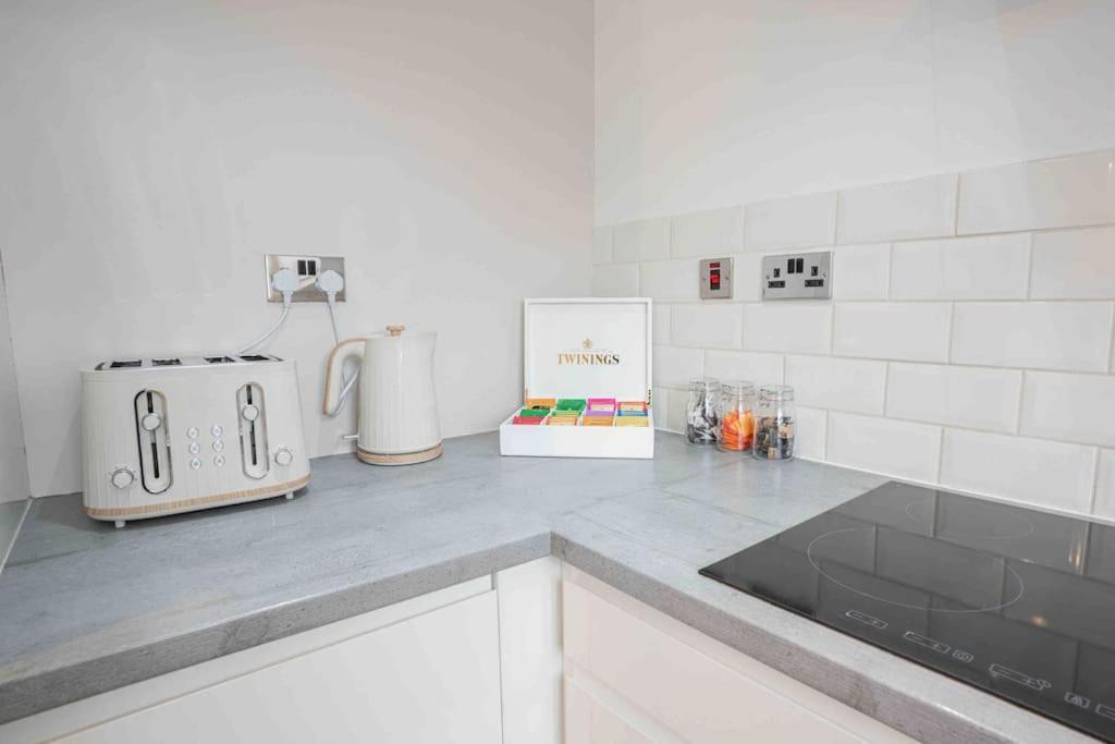 Stunning Abode 5 Min From Nec & Bhx, Pets Allowed Marston Green Δωμάτιο φωτογραφία